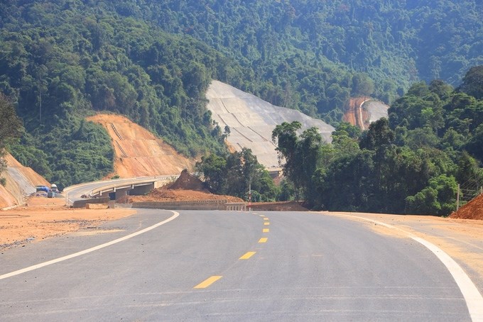 Ban quản lý dự án cho biết dự kiến tháng 6/2019, đoạn km0 đến km66 (La Sơn - Hòa Vang) của cao tốc sẽ được thông xe trước; còn km66 đến km77 thông xe kỹ thuật sau do vướng mặt bằng.
