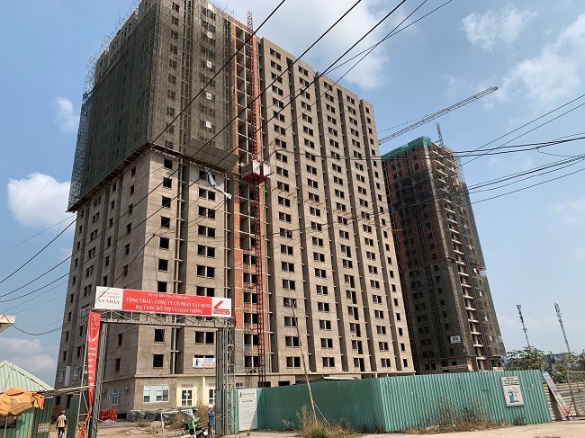 Dự án khu nhà ở Vĩnh Lộc A nằm trong gia đoạn 1 của tổng dự án khu căn hộ Vĩnh Lộc với tổng diện tích 4.5ha, bao gồm 85 nhà phố liền kề và 2 Block căn hộ 1344 chung cư với tổng số vốn đầu tư trên 611 tỷ đồng, dự án do Công ty CP Đầu tư và Phát triển An Nhân làm chủ đầu tư.