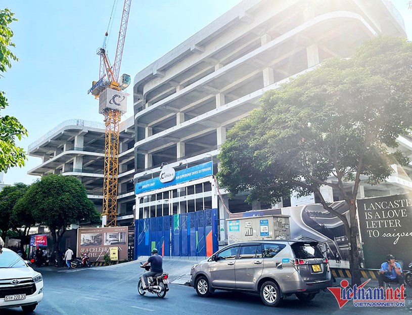 Dự &aacute;n Lancaster Legacy kh&ocirc;ng c&ograve;n thi c&ocirc;ng rầm rộ như trước đ&acirc;y. (Ảnh: Anh Phương)