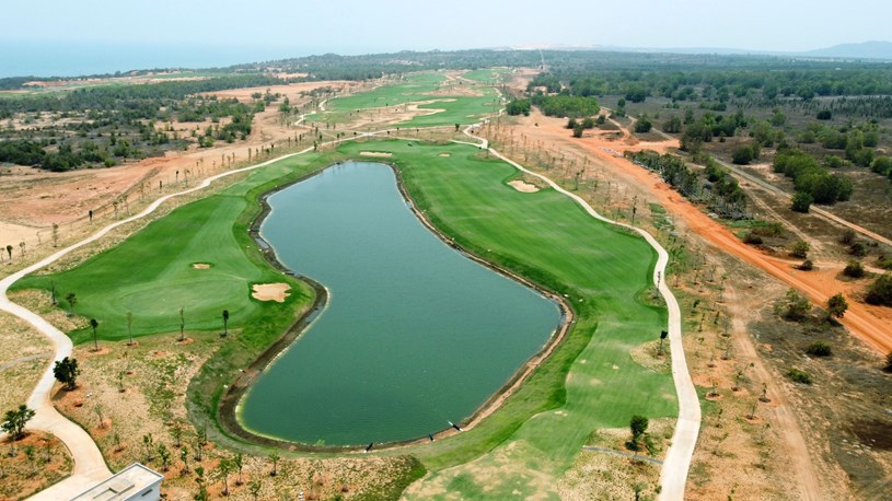 Trong tương lai, hai s&acirc;n golf Garden Golf v&agrave; Ocean Golf sẽ l&agrave; nơi tổ chức c&aacute;c giải đấu quốc tế thu h&uacute;t một lượng kh&aacute;ch lớn đến TP Phan Thiết.
