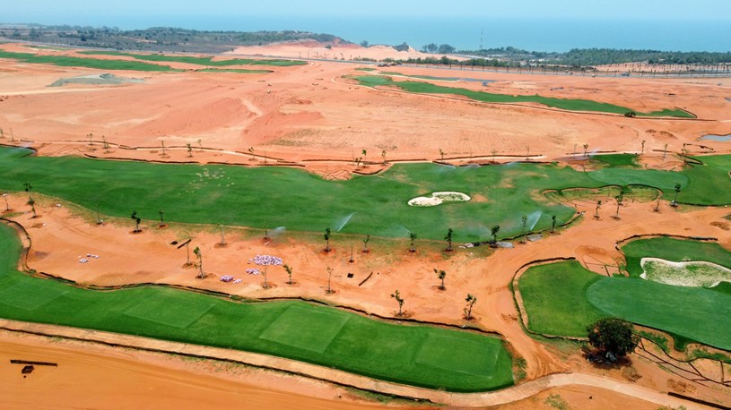 Đ&acirc;y l&agrave; s&acirc;n golf nằm đối diện với Golf PGA Ocean.
