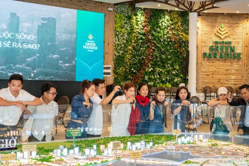 Văn ph&ograve;ng b&aacute;n h&agrave;ng Vinhomes Green Paradise tại Cần Giờ thu h&uacute;t đ&ocirc;ng đảo kh&aacute;ch h&agrave;ng ngay trong kỳ nghỉ lễ 30/4 - 1/5