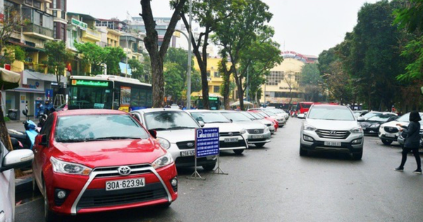 400.000 đồng/m2 vỉa hè: Vỉa hè Hà Nội có vẻ đã thành “Bất Động Sản Ngoài Trời” 😅  - Ảnh 1