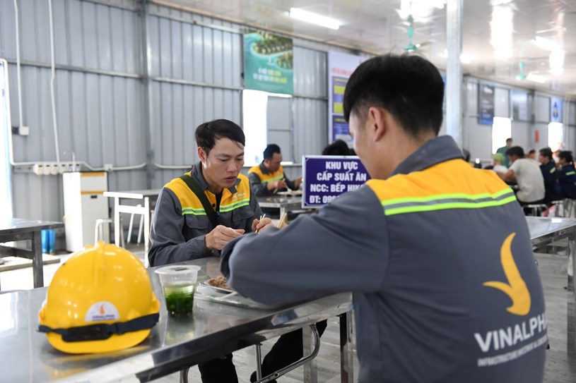 Không khí chưa từng có tại công trường KĐT Thể thao Quốc tế Hà Nội: Người dân địa phương háo hức tìm cơ hội “đổi đời” - Ảnh 10