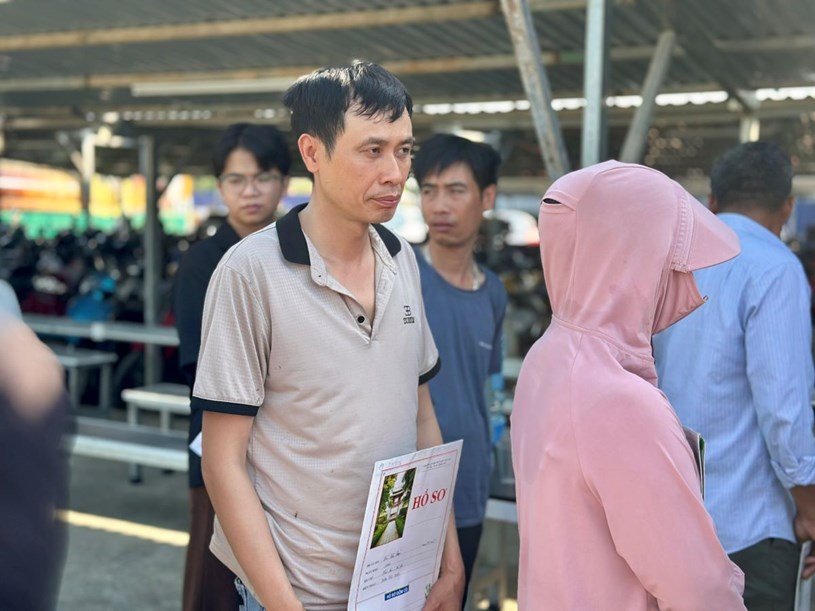 Không khí chưa từng có tại công trường KĐT Thể thao Quốc tế Hà Nội: Người dân địa phương háo hức tìm cơ hội “đổi đời” - Ảnh 3