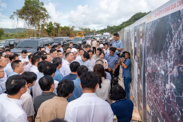 Phó Thủ tướng yêu cầu tháo gỡ các điểm nghẽn cho các công trình APEC - Ảnh 1