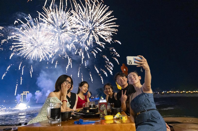 C&aacute;c show nghệ thuật được đầu tư b&agrave;i bản ch&iacute;nh l&agrave; lời giải gi&uacute;p khai ph&aacute; tiềm năng của kinh tế đ&ecirc;m &nbsp;