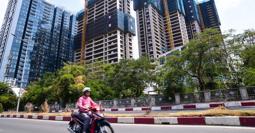 Tồn kho tăng vọt, gi&#225; vẫn neo cao: Nghịch l&#253; hay sự cố chấp của thị trường bất động sản?  - Ảnh 1