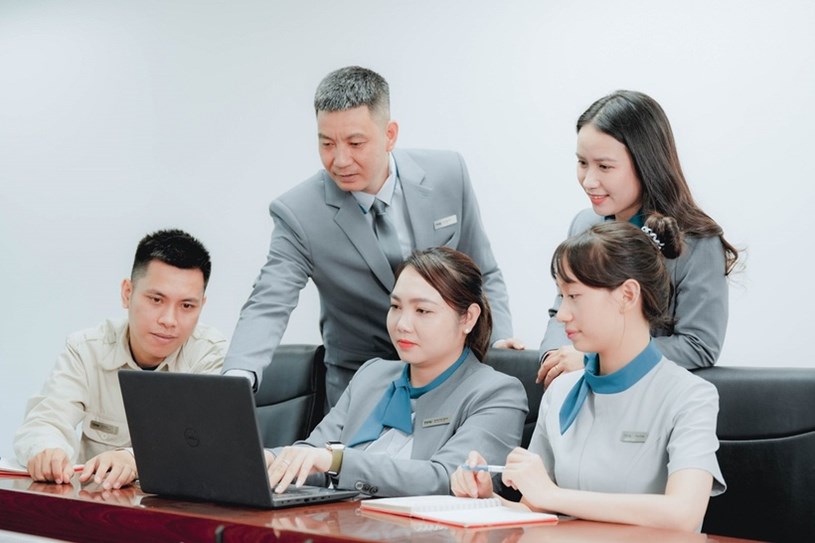 Một buổi họp của BQL TNPM về triển khai c&ocirc;ng t&aacute;c vận h&agrave;nh.