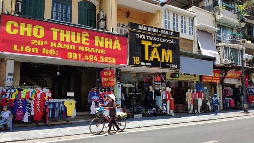 Dịch bệnh Covid-19 đã khiến gần 50% số lượng khách thuê trả lại mặt bằng tại khu vực trung tâm Hà Nội.