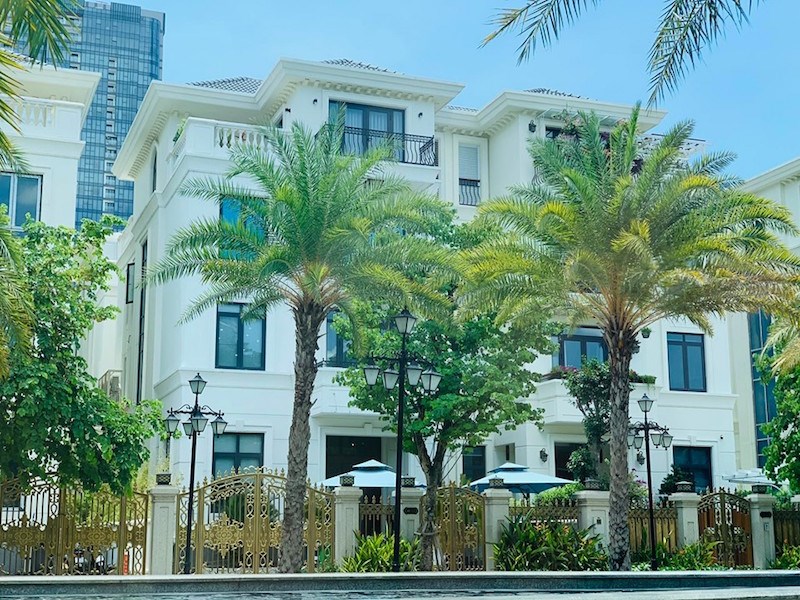 Nh&agrave; đẹp m&agrave; bảo vệ kh&oacute; t&iacute;nh qu&aacute;. Ngắm th&ocirc;i cũng kh&ocirc;ng cho