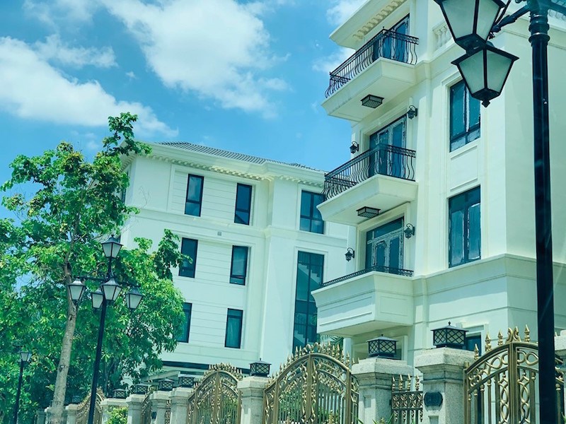 Thấy nh&#224; đẹp, đi nh&#236;n th&#244;i m&#224; bị bảo vệ đ&#242;i t&#250;m cổ l&#234;n c&#244;ng an - Ảnh 3