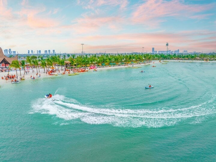 An cư như nghỉ dưỡng tại ph&acirc;n khu &Aacute;nh Dương nhờ lợi thế vị tr&iacute; kế cận Paradise Bay.