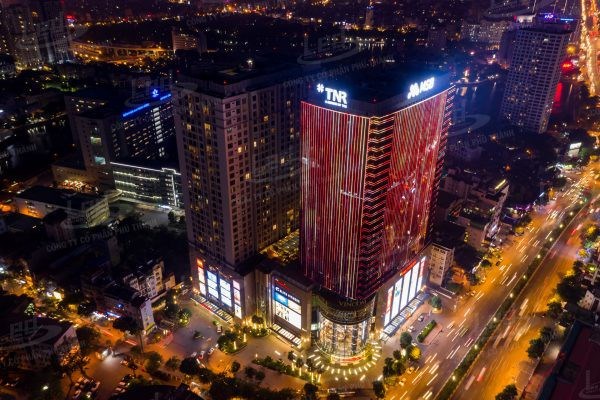 T&ograve;a nh&agrave; TNR s&aacute;ng đ&egrave;n mỗi khi Việt Nam c&oacute; sự kiện trọng đại.&nbsp;&nbsp;
