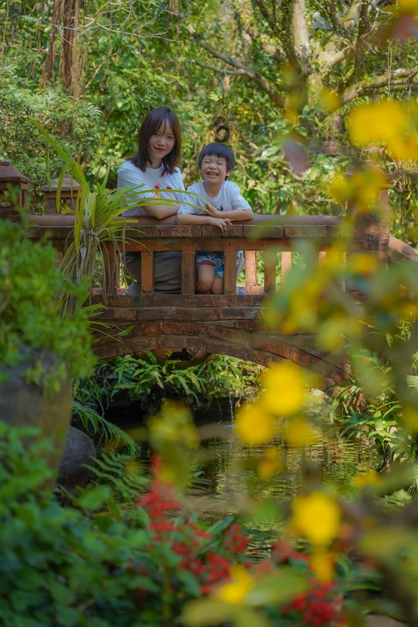 Bỏ H&#224; Nội v&#224;o Đ&#224; Nẵng sống v&#236; m&#234; biển, &quot;đưa con đi học bằng m&#225;y bay&quot;, 2 năm sau gia đ&#236;nh &#226;n hận một điều - Ảnh 4