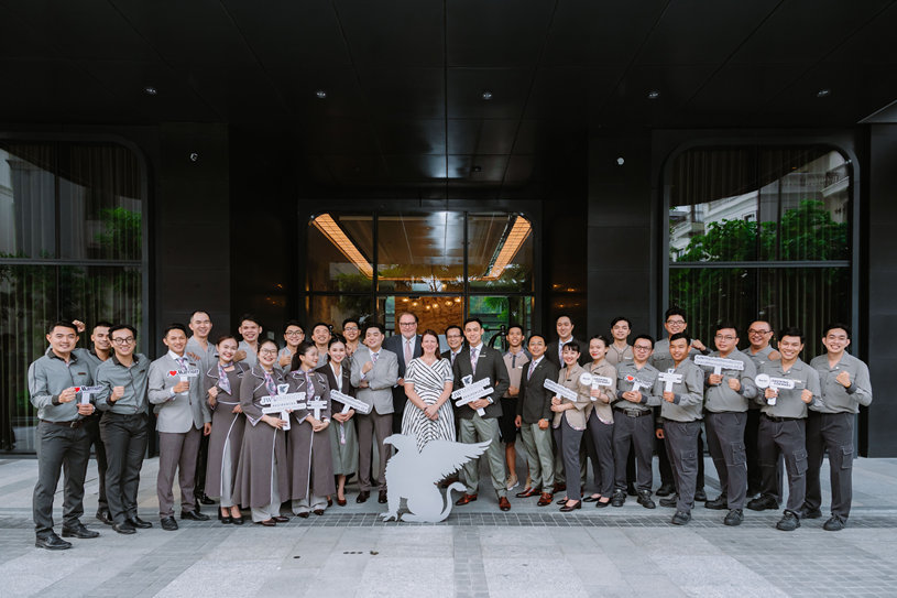 Đồng hành cùng cư dân là đội ngũ quản gia Marriott - những người được đào tạo chuyên sâu, mang đến dịch vụ cá nhân hóa nhằm giúp chủ nhân toàn tâm dành thời gian cho những điều quan trọng: công việc, gia đình hay bản thân.