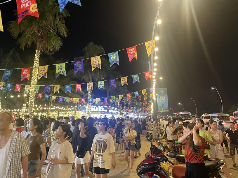 Chợ đ&ecirc;m Vui-Fest &nbsp;