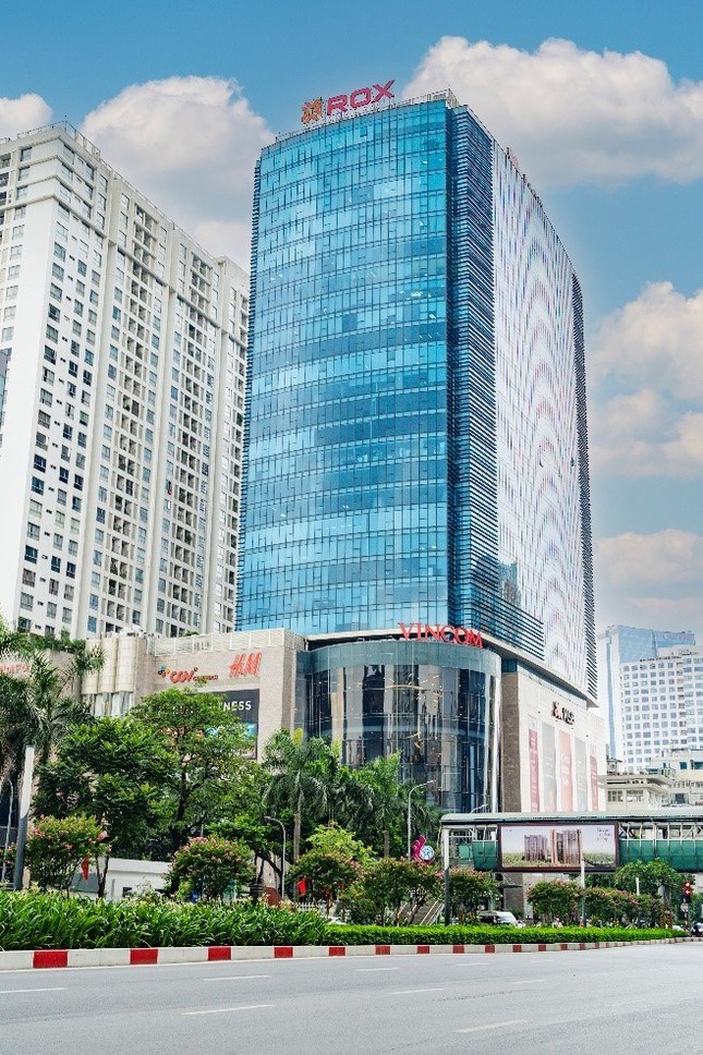 ROX Tower Nguyễn Ch&iacute; Thanh tọa lạc tr&ecirc;n một trong những con đường đ&ocirc; thị đẹp nhất Việt Nam &nbsp;