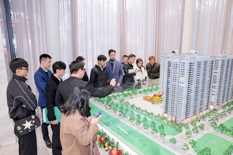BẤT ĐỘNG SẢN 2025: NGUỒN CUNG TĂNG NHƯNG THỊ TRƯỜNG VẪN KH&#211; THO&#193;T &quot;LỆCH PHA&quot;  - Ảnh 1