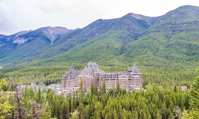 Banff Springs trở thành chuỗi khách sạn hạng sang.