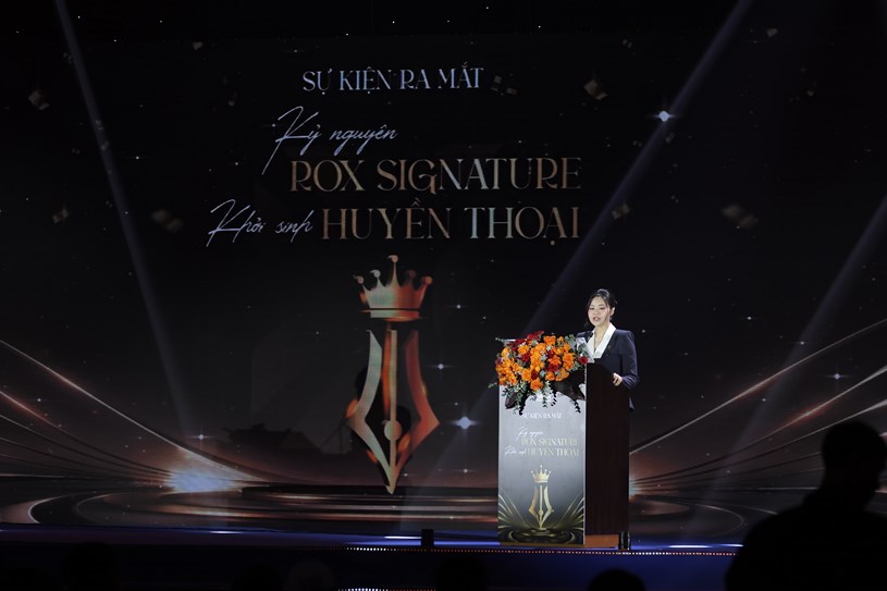 B&agrave; L&ecirc; Thu Trang, Tổng gi&aacute;m đốc ROX Signature, ph&aacute;t biểu tại lễ ra mắt thương hiệu v&agrave; giới thiệu dự &aacute;n.