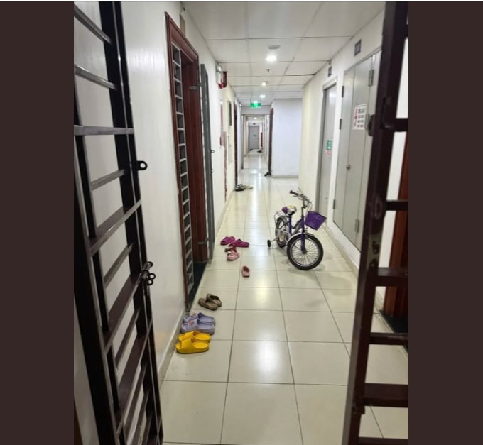 Đọc mấy bài bảo "ở chung cư thì nhà nào biết nhà nấy", tự dưng thấy cũng hơi suy nghĩ các bác ạ.  - Ảnh 1