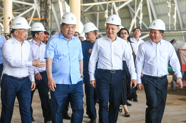 Ph&oacute; Thủ tướng Thường trực Ch&iacute;nh phủ Phạm Gia T&uacute;c trực tiếp kiểm tra h&agrave;ng loạt c&ocirc;ng tr&igrave;nh trọng điểm như dự &aacute;n mở rộng Cảng h&agrave;ng kh&ocirc;ng quốc tế Ph&uacute; Quốc