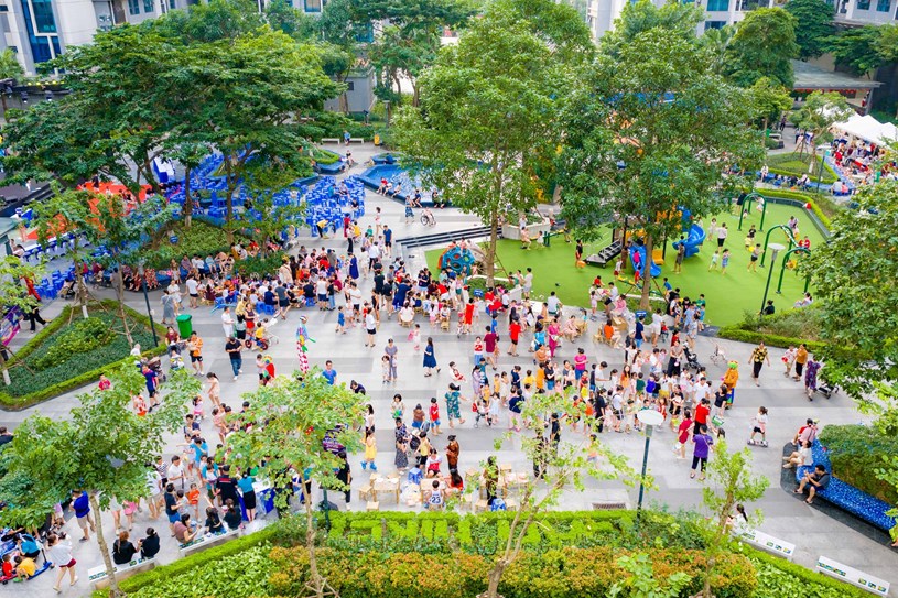 Nhiều kỷ niệm của cư d&acirc;n lưu dấu dưới những b&oacute;ng c&acirc;y, con đường, quảng trường sạch đẹp.