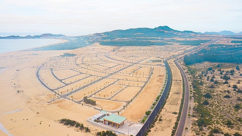 Dự &aacute;n Nhơn Hội New City - Ph&acirc;n khu 2 được quảng c&aacute;o &ldquo;đẹp như mơ&rdquo; khiến nhiều kh&aacute;ch h&agrave;ng nộp tiền mua đất từ giai đoạn &ldquo;vẽ&rdquo; tr&ecirc;n giấy.