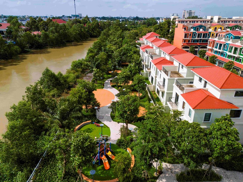 Khu d&acirc;n cư Phước Thọ được ph&aacute;t triển theo nguy&ecirc;n l&yacute; thuận thi&ecirc;n, khai th&aacute;c c&aacute;c lợi thế về cảnh quan s&ocirc;ng nước - Ảnh: Th&agrave;nh Sơn.