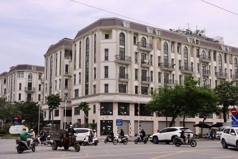 Hết thời đẻ trứng v&#224;ng, shophouse, biệt thự liền kề đ&#243;ng cửa im l&#236;m  - Ảnh 1