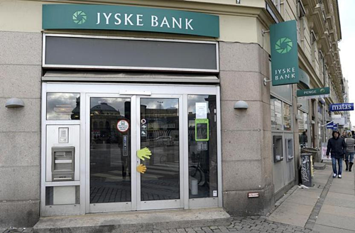 Bên ngoài văn phòng của Jyske Bank tại Copenhagen. Ảnh: Reuters