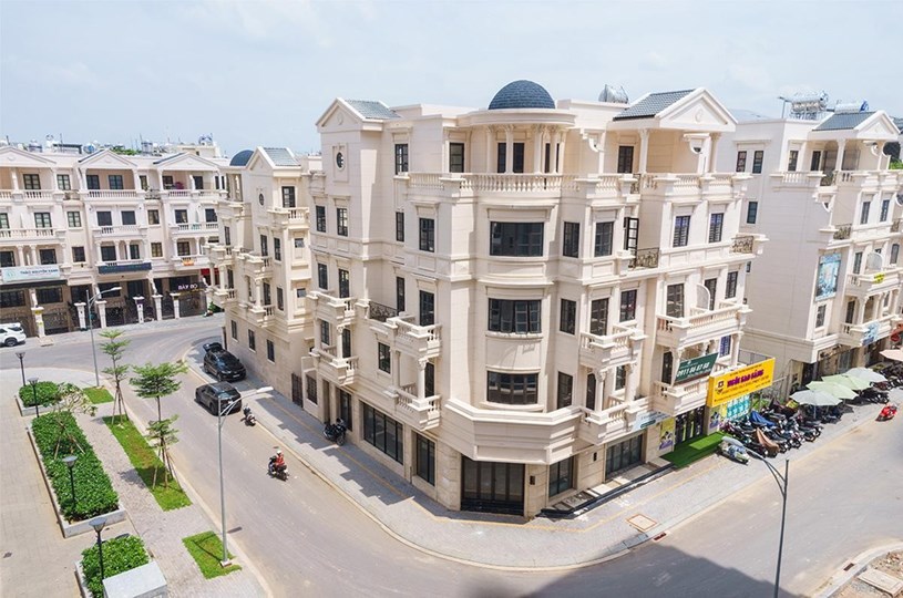 Theo kết luận của Thanh tra Ch&iacute;nh phủ, Quyết định số 5797/QĐ-UBND ng&agrave;y 1/12/2011 giao đất cho C&ocirc;ng ty TNHH Đầu tư Địa ốc Th&agrave;nh phố l&agrave; chưa ph&ugrave; hợp với quy định tại Khoản 1, Điều 58 Luật Đất đai năm 2003.