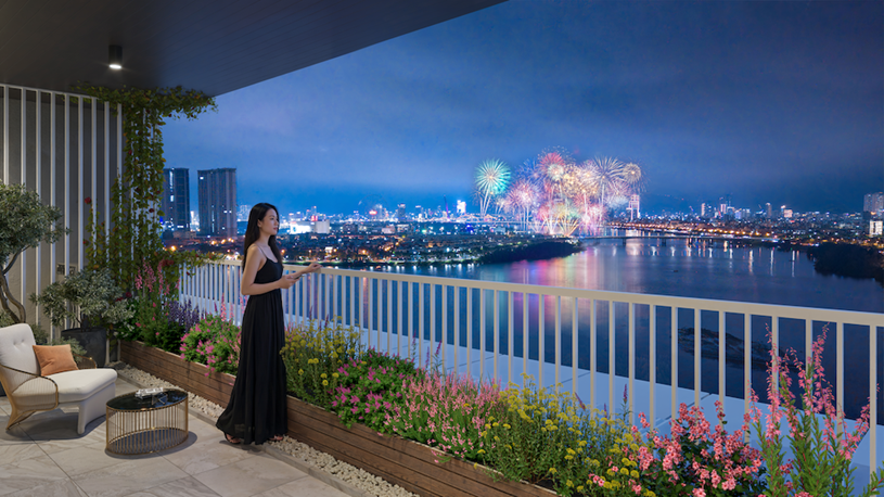 Từ ban c&ocirc;ng penthouse S-Light Tower, chủ nh&acirc;n c&oacute; thể thu trọn v&agrave;o tầm mắt những m&agrave;n tr&igrave;nh diễn rực rỡ của Lễ hội ph&aacute;o hoa quốc tế DIFF. Ảnh minh họa: Sun Property.