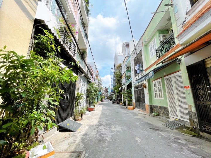 Nh&#224; hẻm c&#224;ng nhỏ c&#224;ng kh&#243; b&#225;n  - Ảnh 1