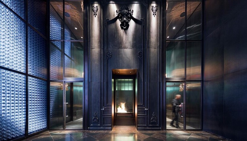 Đại sảnh rực rỡ với 15.000 mảnh pha l&ecirc; tại Baccarat Hotel &amp; Residences. Nguồn ảnh: Som.com