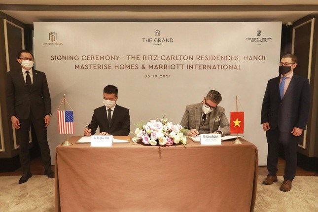 Masterise Homes và Marriott International ký kết thỏa thuận cho ra mắt dự án Khu căn hộ hàng hiệu Ritz-Carlton.  