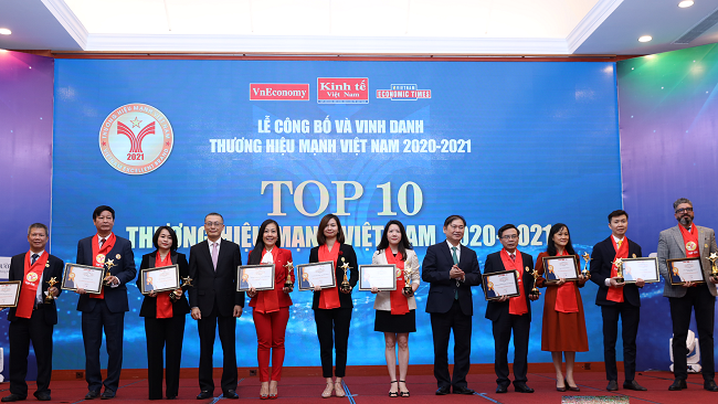 Top 10 thương hiệu mạnh Việt Nam năm 2020 - 2021: Viettel, Vietcombank, VietinBank, Techcombank, Vingroup, Masan, Vinamilk, VNPT, SunGroup và Masterise Homes.