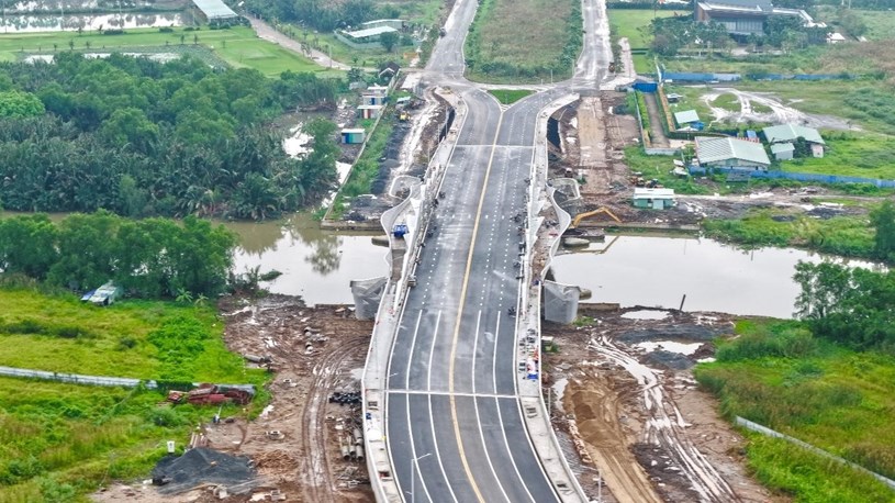 Toàn cảnh tuyến đường Liên Phường sắp thông xe, mở ra mạch giao thông chiến lược cho khu đông TP.HCM - Ảnh 1