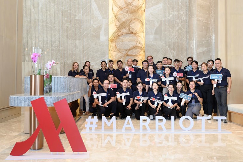 H&igrave;nh ảnh đội ngũ quản gia Marriott tại t&ograve;a Lake &nbsp;