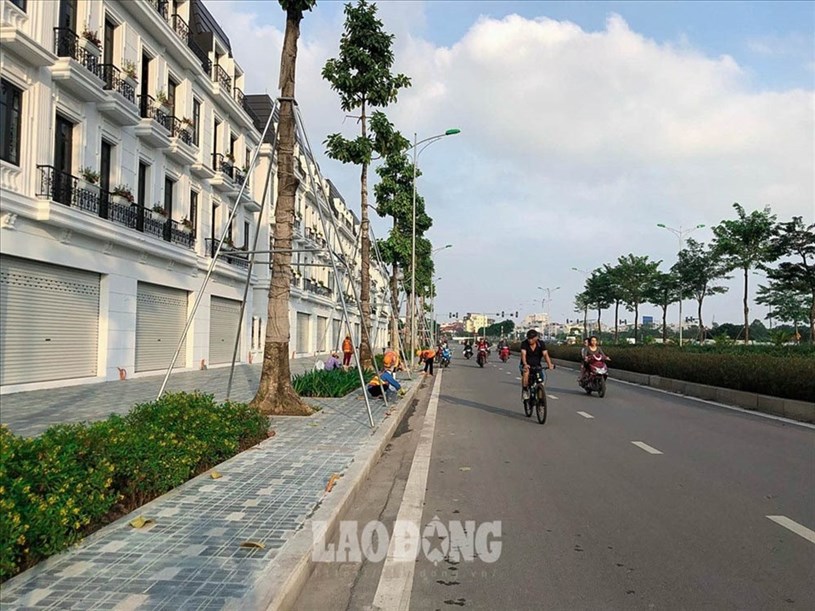 Với thiết kế h&agrave;i h&ograve;a đẹp mắt, vị tr&iacute; đắc địa, shophouse đ&atilde; v&agrave; đang thu h&uacute;t được nhiều chủ đầu tư. Ảnh: Phan Anh