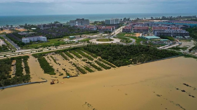 Phát triển ồ ạt, chộp giật, thiếu quy hoạch là một trong những nguyên nhân gây ngập lụt ở Phú Quốc. Ảnh: Thuận Thắng.