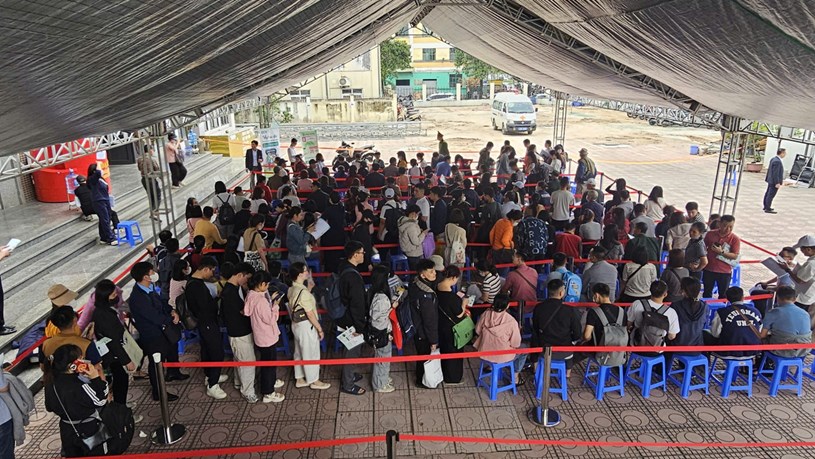 C&#225;c b&#225;c nghe tin g&#236; chưa? Dự &#225;n nh&#224; ở x&#227; hội CT3 Kim Chung (H&#224; Nội) giờ mời hẳn c&#244;ng an v&#224;o gi&#225;m s&#225;t, dẹp “c&#242; mồi” trục lợi rồi đấy!  - Ảnh 1