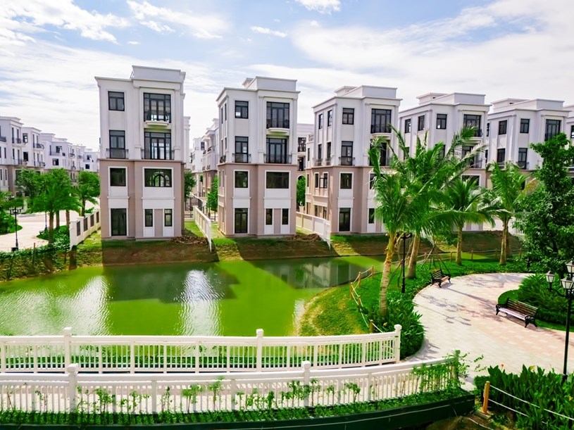 Vịnh Xanh đang l&agrave; điểm hẹn của giới tinh hoa chuộng lối sống xa xỉ thầm lặng