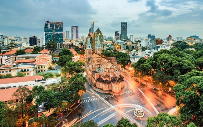 Ng&#226;n h&#224;ng Nh&#224; nước vừa ra một Th&#244;ng tư được v&#237; như phi&#234;n bản nhẹ của &#39;3 lằn ranh đỏ&#39;, c&#225;c doanh nghiệp bất động sản c&#243; thể chịu t&#225;c động lớn - Ảnh 1