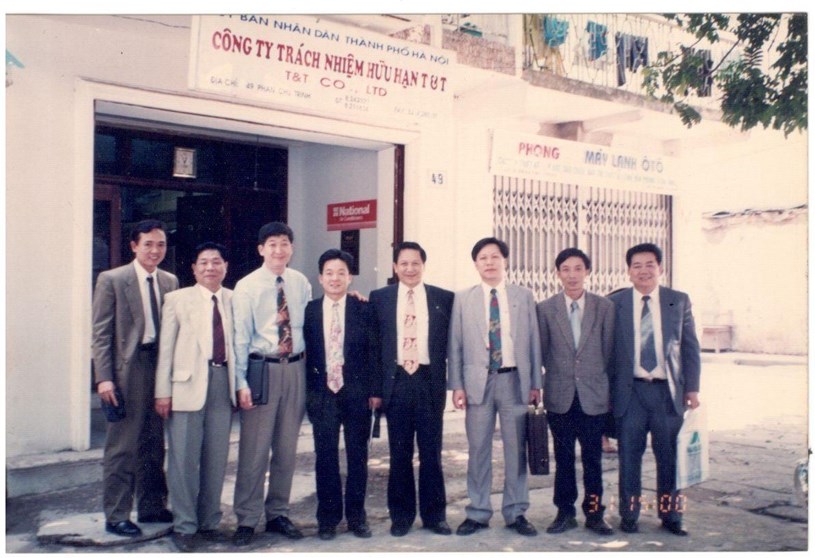 C&ocirc;ng ty TNHH T&amp;T (tiền th&acirc;n của Tập đo&agrave;n T&amp;T Group) th&agrave;nh lập năm 1993.