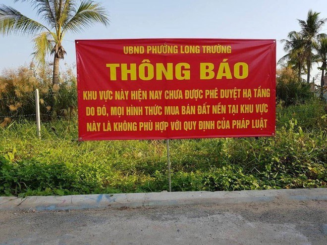 UBND phường Long Trường cảnh b&aacute;o dự &aacute;n "ma" của C&ocirc;ng ty cổ phần King Home Land. Ảnh: Thanh ni&ecirc;n