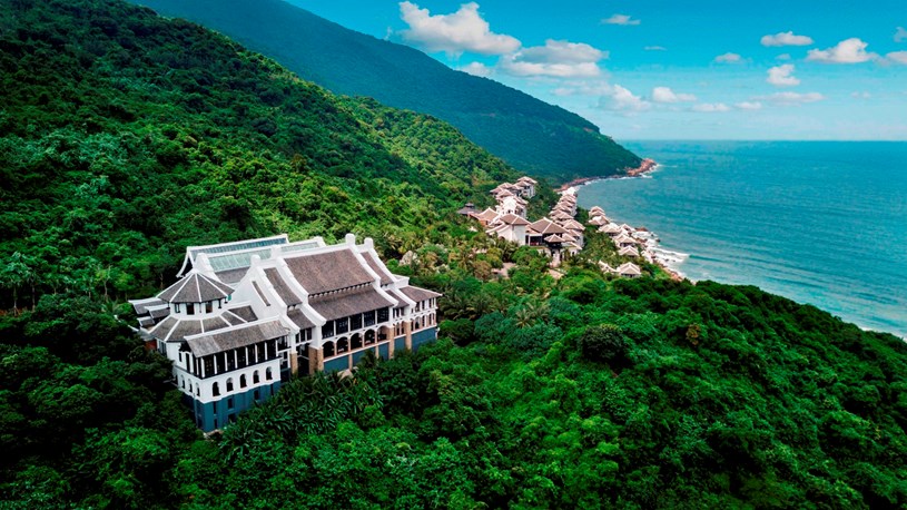 InterContinental Danang Sun Peninsula Resort - khu nghỉ dưỡng th&acirc;n thiện m&ocirc;i trường nhất thế giới do Business Traveller b&igrave;nh chọn. Ảnh Sun Property