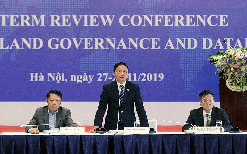 Bộ trưởng Bộ Tài nguyên và Môi trường Trần Hồng Hà phát biểu tại Hội Nghị đánh giá giữa kỳ Dự án tăng cường quản lý đất đai và cơ sở dữ liệu đất đai (Dự án VILG)