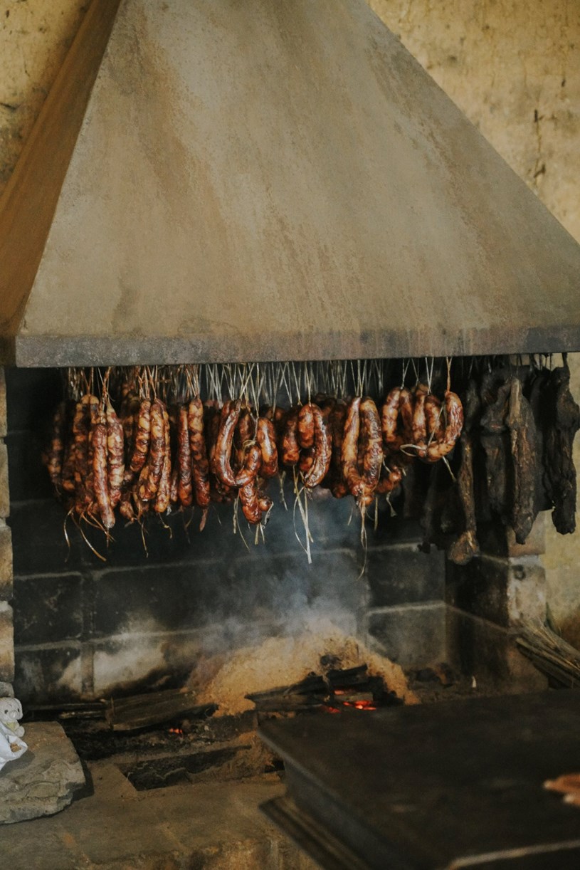 Ng&#244;i l&#224;ng đặc biệt nằm giữa những ngọn n&#250;i đ&#225; sừng sững ở H&#224; Giang  - Ảnh 10